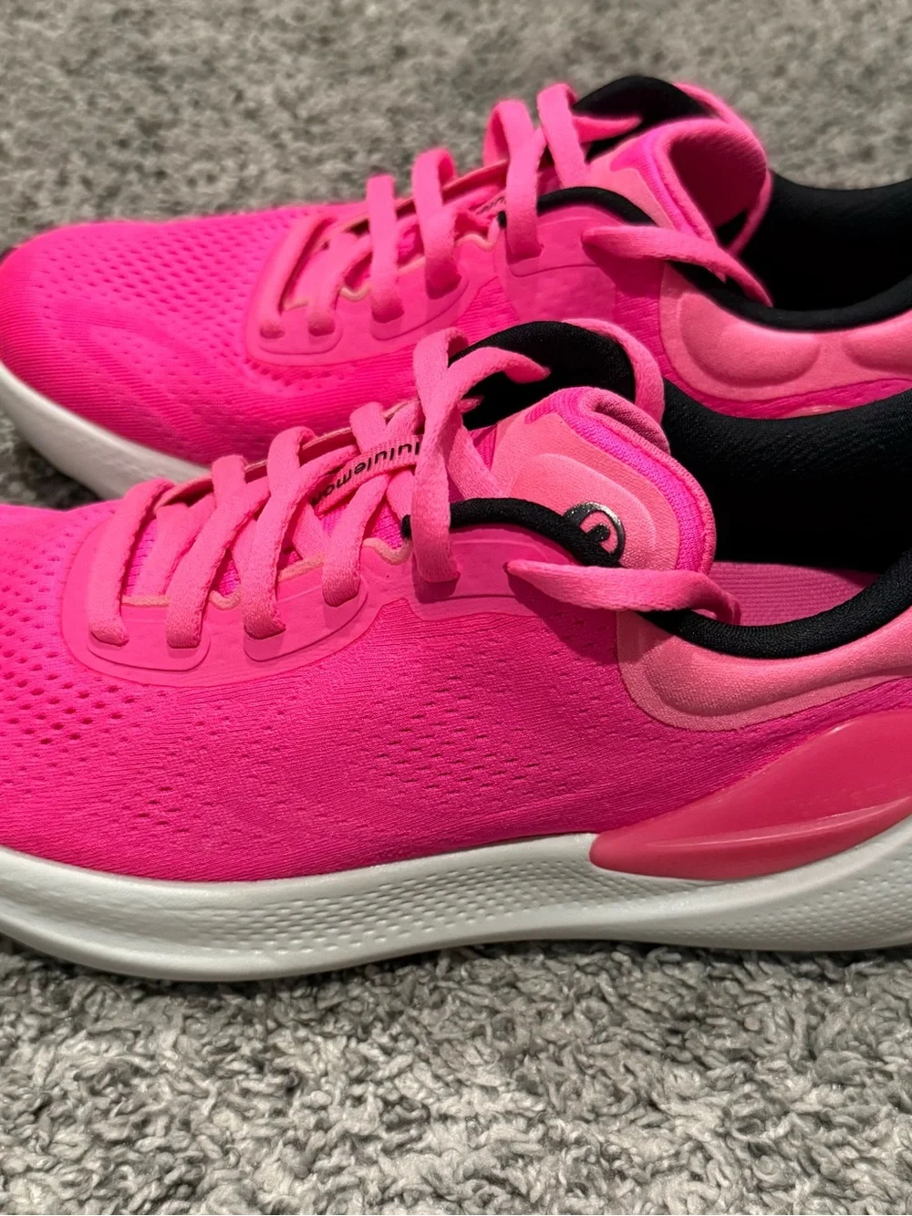 NWOT lululemon Women's Beyondfeel Running Shoe Size 7.5